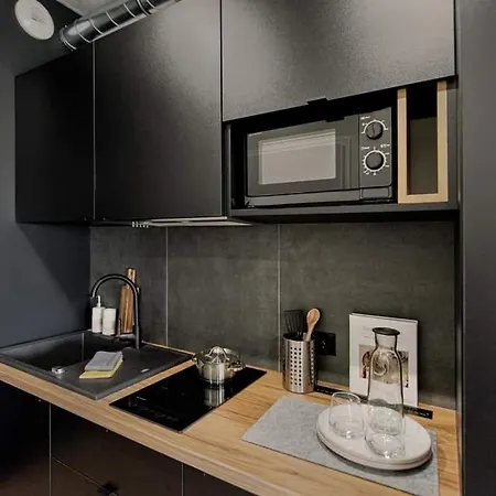 Shed Living 3*