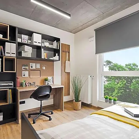 アパートホテル Shed Living